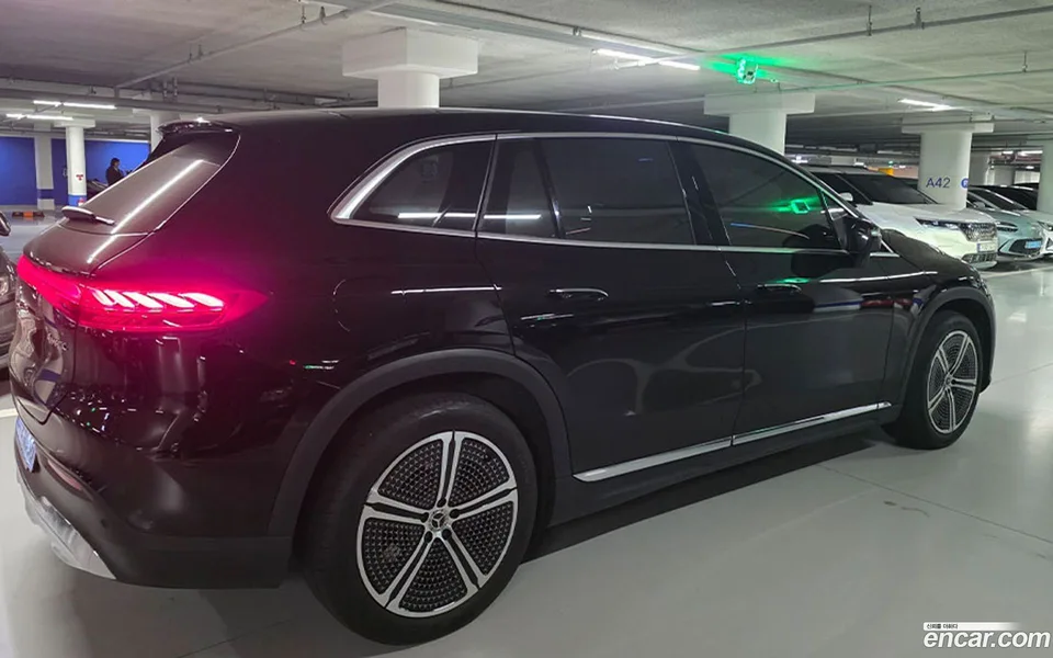 Mercedes-Benz EQS SUV EQS450 4MATIC 2023 — thumbnail 4