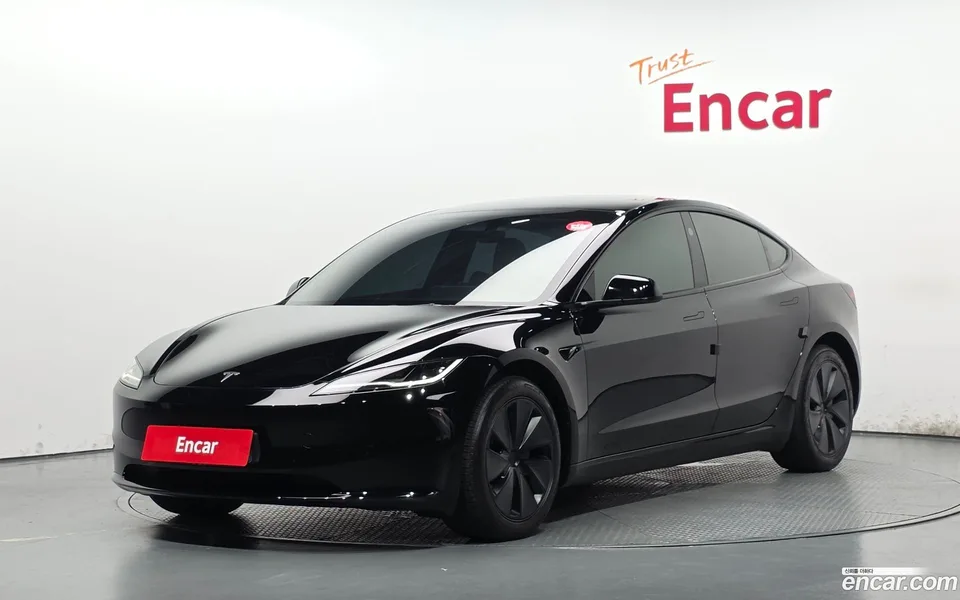 Tesla Model 3 AWD 2024 — photo 1, buy with delivery to Moscow