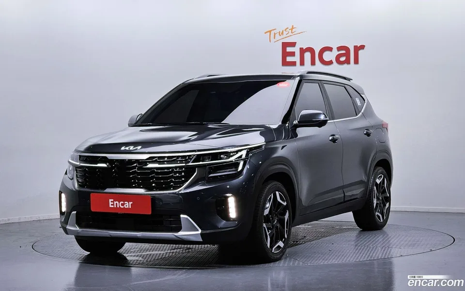 Kia Seltos 2.0 2WD 2022 — photo 1, buy with delivery to Moscow