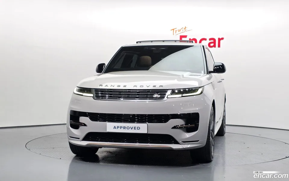Land Rover Range Rover Sport P550E HSE 2025 — thumbnail 3