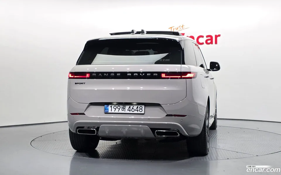 Land Rover Range Rover Sport P550E HSE 2025 — thumbnail 4