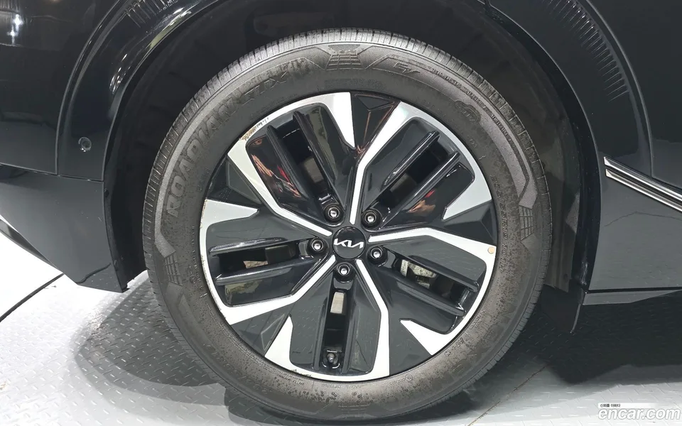 Kia EV6 2023 — thumbnail 2