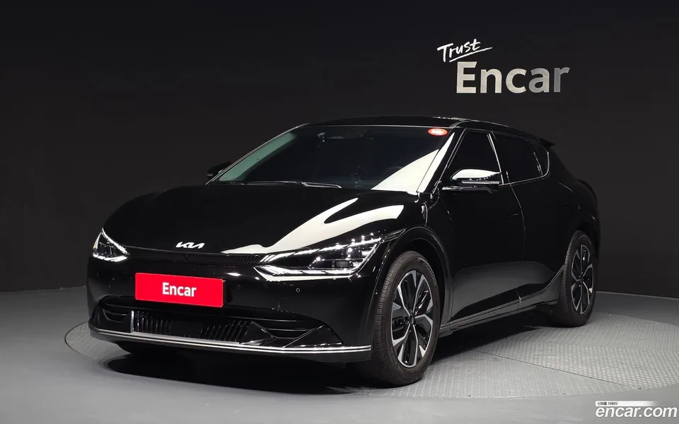 Kia EV6 2023 — photo 1, buy with delivery to Moscow