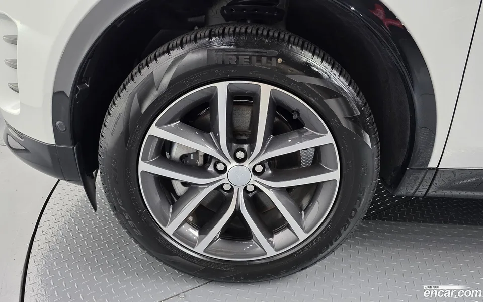 Land Rover Discovery Sport P250 SE 2025 — thumbnail 2