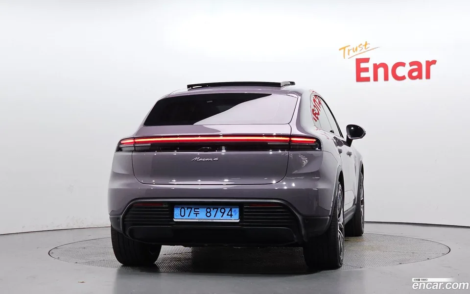 Porsche Macan Electric 4 2025 — thumbnail 4