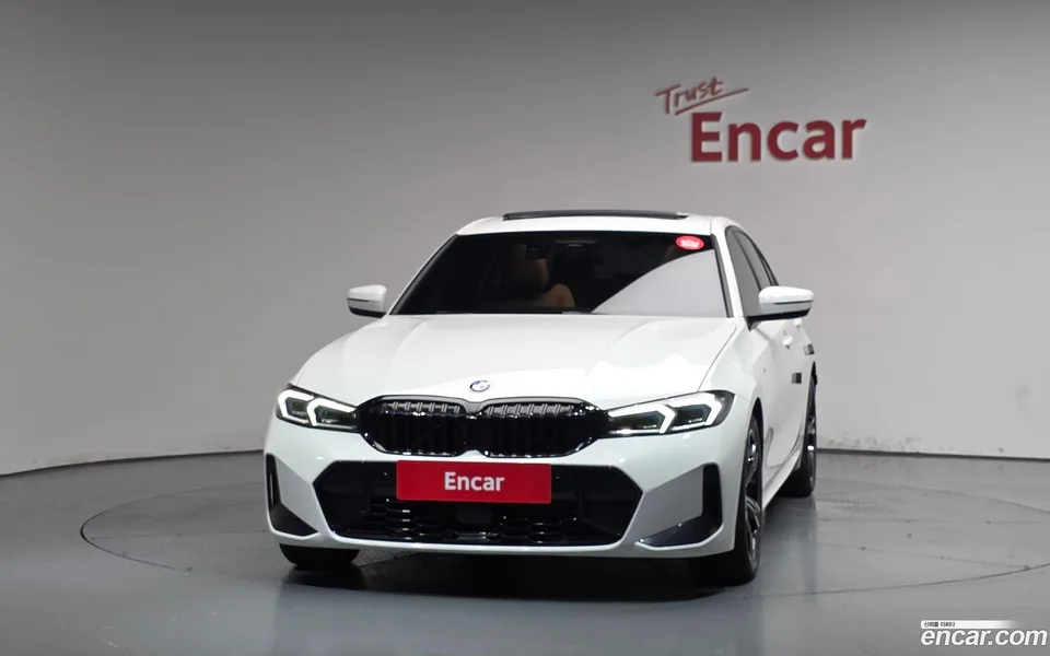 BMW 3 Series 320i M 2025 — thumbnail 3