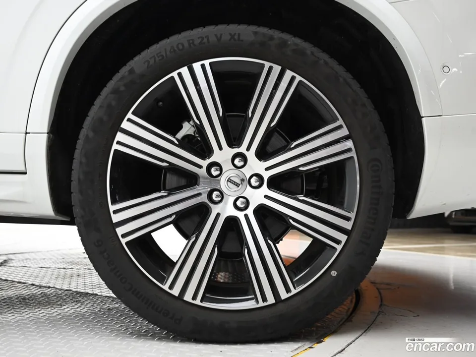 Volvo XC90 B6 2025 — thumbnail 2