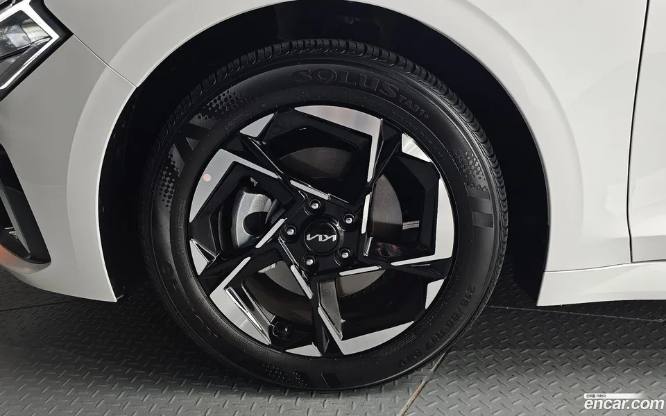 Kia K5 2.0 2025 — thumbnail 5