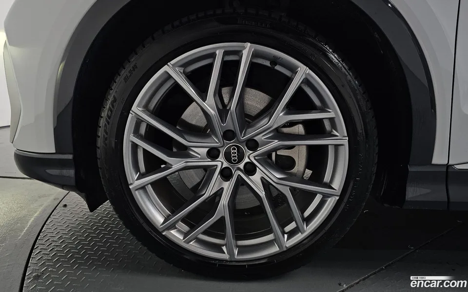 Audi Q4 e-tron 45 2025 — thumbnail 2