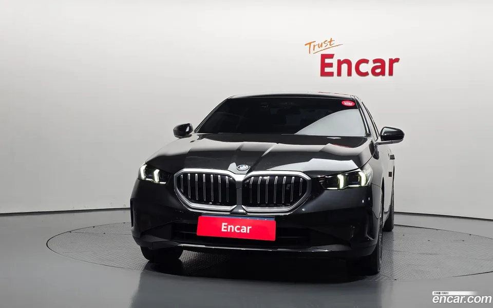 BMW i5 eDrive 40 2023 — thumbnail 3