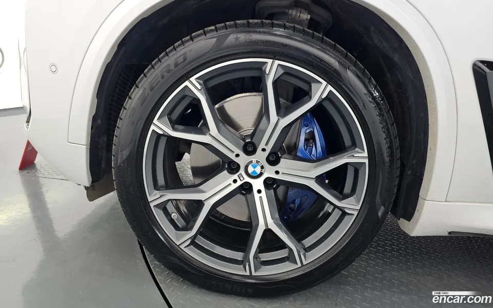 BMW X5 xDrive 30d M 2025 — thumbnail 2