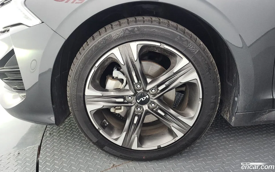 Kia K5 2.0 2023 — thumbnail 2