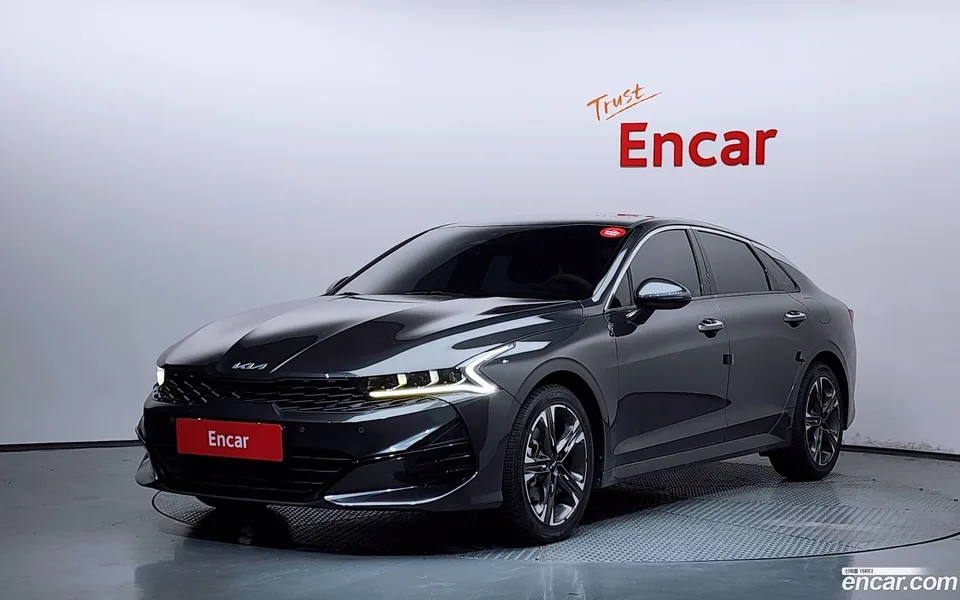 Kia K5 2.0 2023 — photo 1, buy with delivery to Moscow