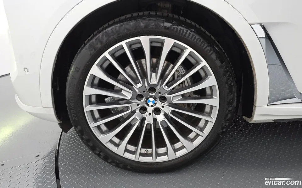 BMW X7 xDrive 40d 7 2023 — thumbnail 2