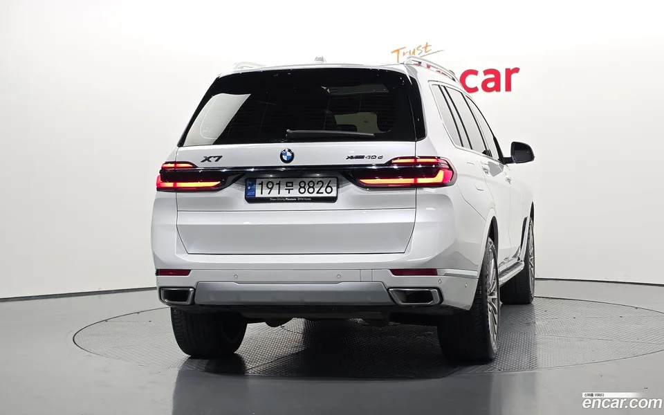 BMW X7 xDrive 40d 7 2023 — thumbnail 4