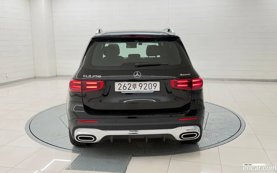 Mercedes-Benz GLB-Class GLB250 4MATIC 2025 — thumbnail 4