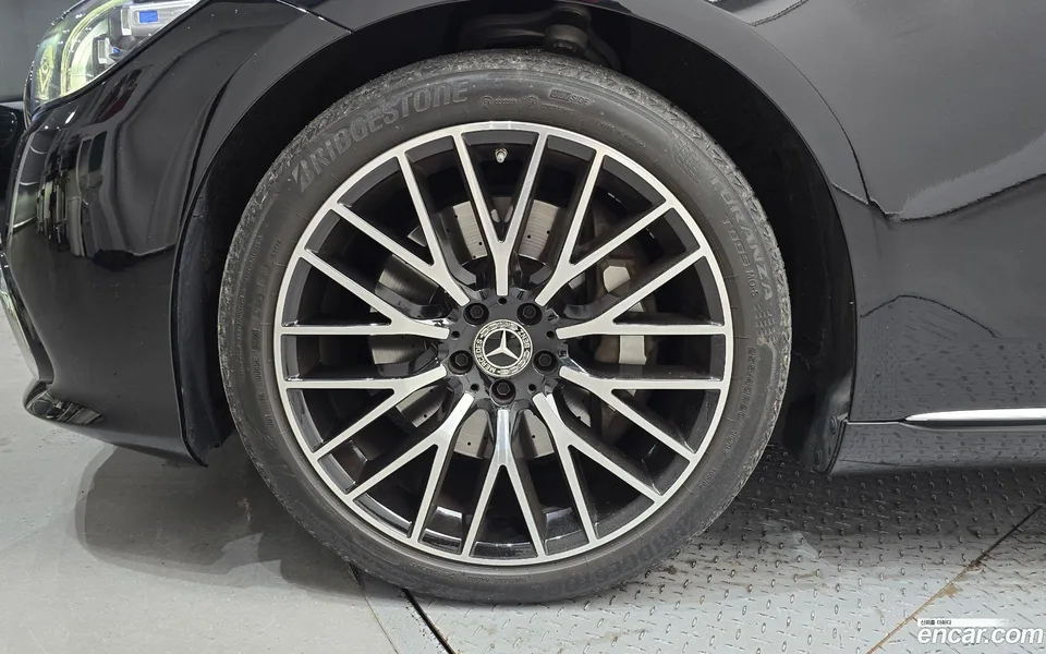 Mercedes-Benz S-Class S580L 4MATIC 2024 — thumbnail 5