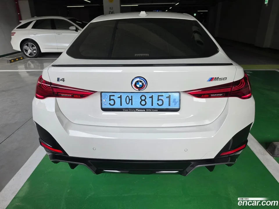 BMW i4 M50 2025 — миниатюра 5