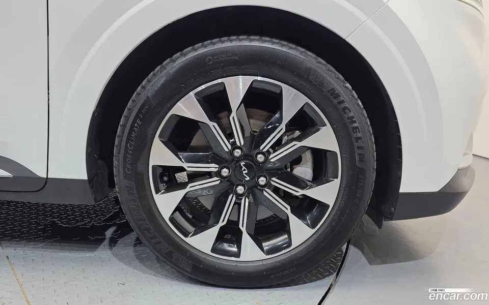 Kia Carnival 7 2022 — thumbnail 2