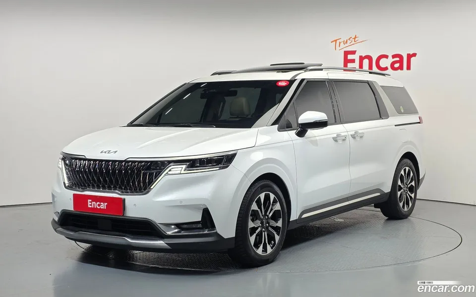 Kia Carnival 7 2022 — photo 1, buy with delivery to Moscow