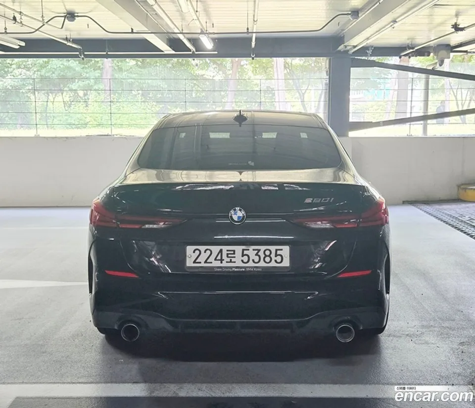 BMW 2 Series Gran Coupe 220i M 2023 — thumbnail 4