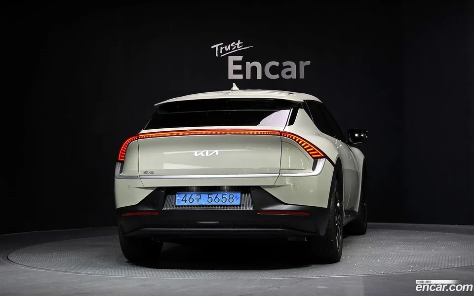 Kia EV6 2023 — thumbnail 4
