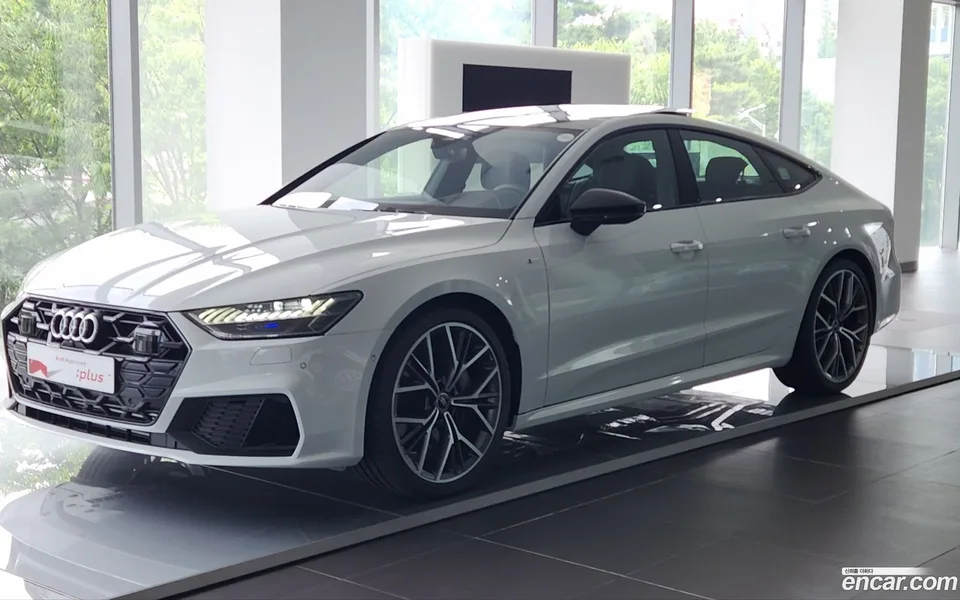 Audi A7 (4K) 55 TFSI 2025 — photo 1, buy with delivery to Moscow