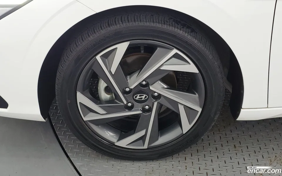 Hyundai Avante CN7 1.6 2023 — thumbnail 2