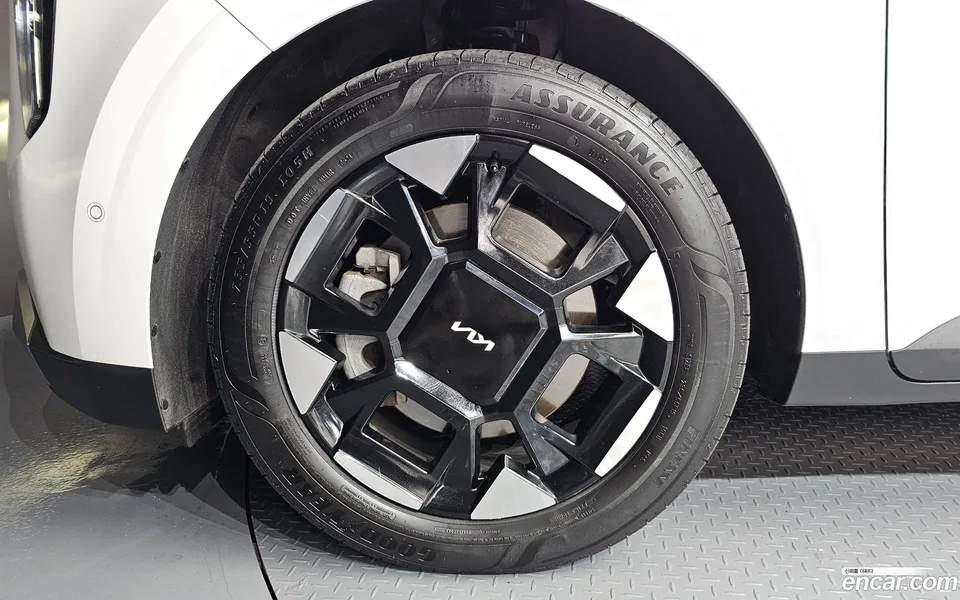 Kia Carnival 7 2024 — thumbnail 5