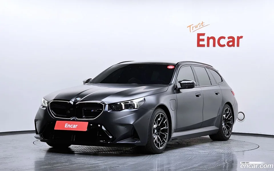 BMW M5 2025