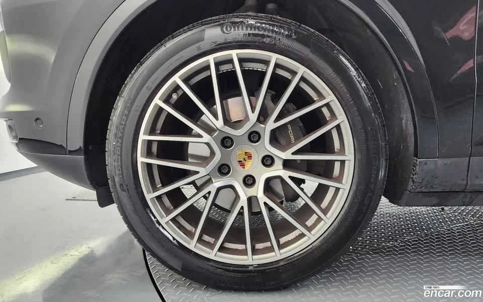 Porsche Cayenne 3.0 2022 — thumbnail 2