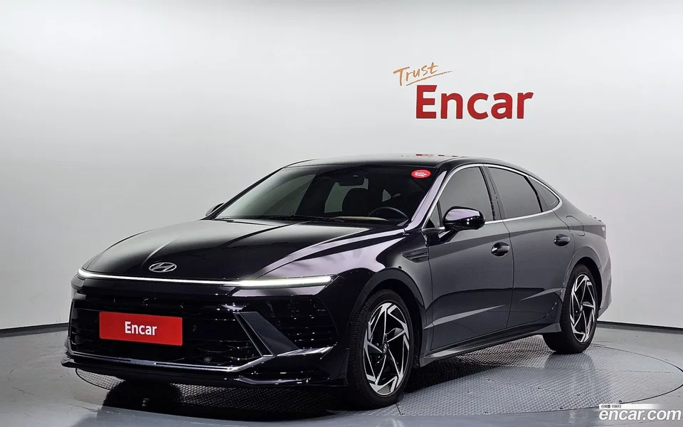Hyundai Sonata The Edge Hybrid 2023 — photo 1, buy with delivery to Moscow
