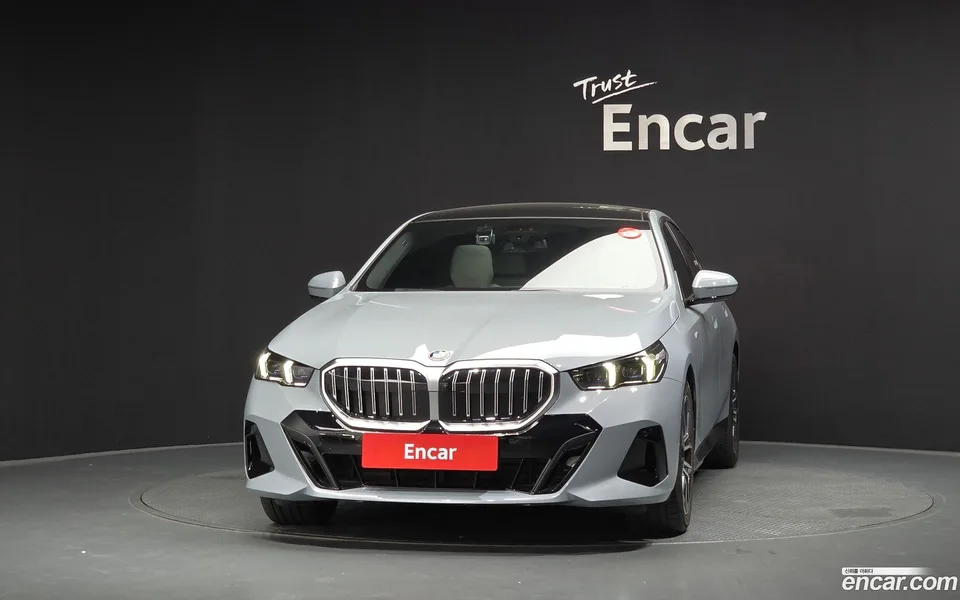 BMW 5 Series 523d M 2025 — thumbnail 3