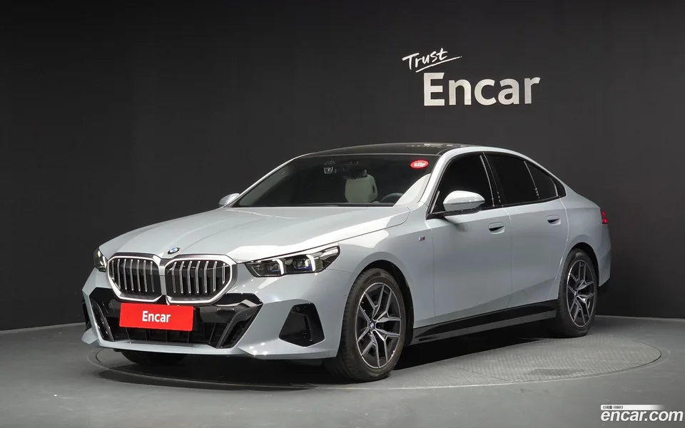 BMW 5 Series 523d M 2025 — photo 1, buy with delivery to Moscow