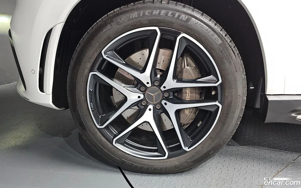 Mercedes-Benz GLE-Class AMG GLE53 4MATIC+ 2022 — thumbnail 5