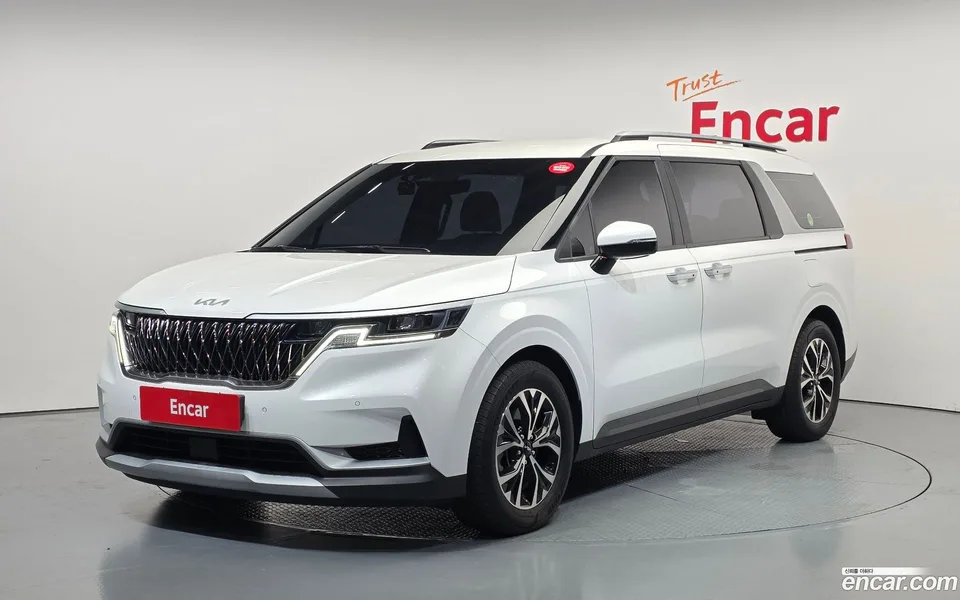 Kia Carnival 9 2022 — photo 1, buy with delivery to Moscow