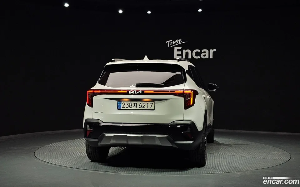 Kia Seltos 1.6 2WD 2023 — thumbnail 4