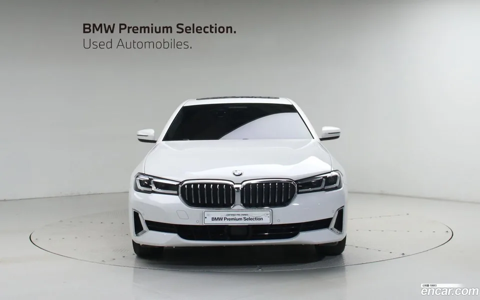 BMW 5 Series 530i 2022 — thumbnail 3