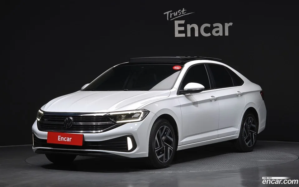 Volkswagen Jetta 1.5 TSI 2023 — photo 1, buy with delivery to Moscow