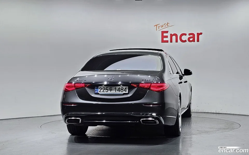 Mercedes-Benz S-Class S580 4MATIC 2024 — thumbnail 4