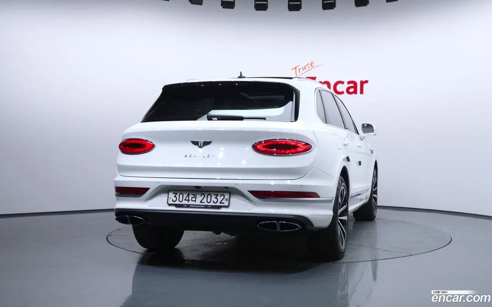 Bentley Bentayga 4.0 V8 2024 — thumbnail 4
