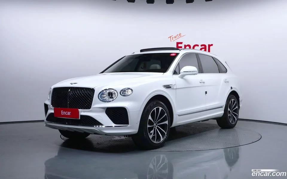 Bentley Bentayga 4.0 V8 2024 — photo 1, buy with delivery to Moscow