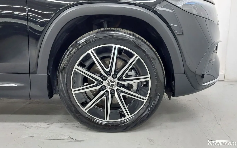 Mercedes-Benz EQB EQB300 4MATIC AMG 2025 — thumbnail 2