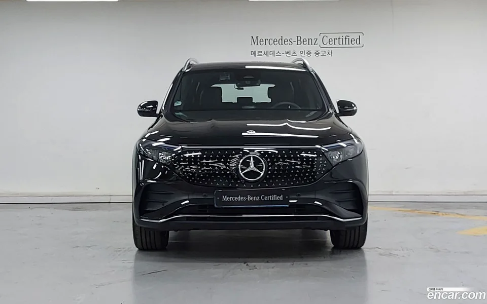 Mercedes-Benz EQB EQB300 4MATIC AMG 2025 — thumbnail 3