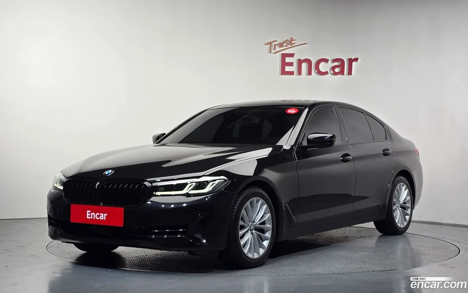 BMW 5 Series 520i 2022 — photo 1, buy with delivery to Moscow