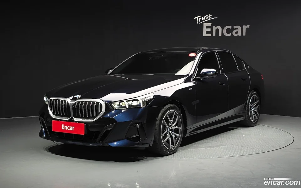 BMW 5 Series 520i M 2025 — photo 1, buy with delivery to Moscow