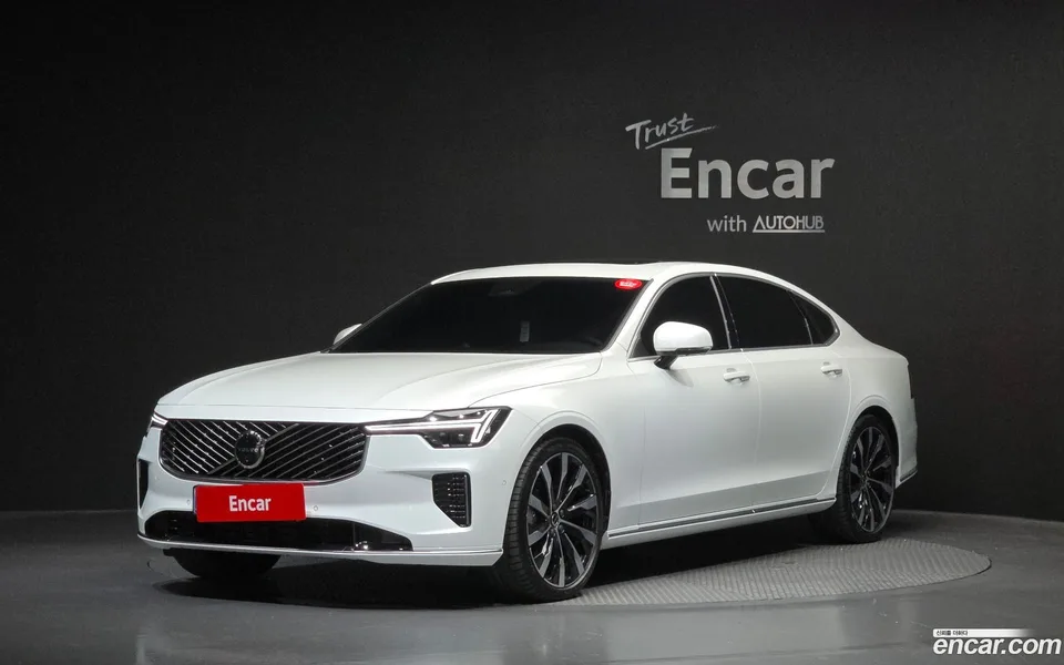 Volvo S90 B5 2025 — photo 1, buy with delivery to Moscow