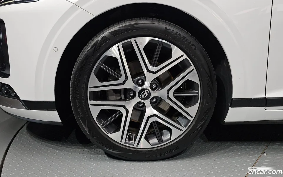 Hyundai Grandeur 2.5 2WD 2023 — thumbnail 2