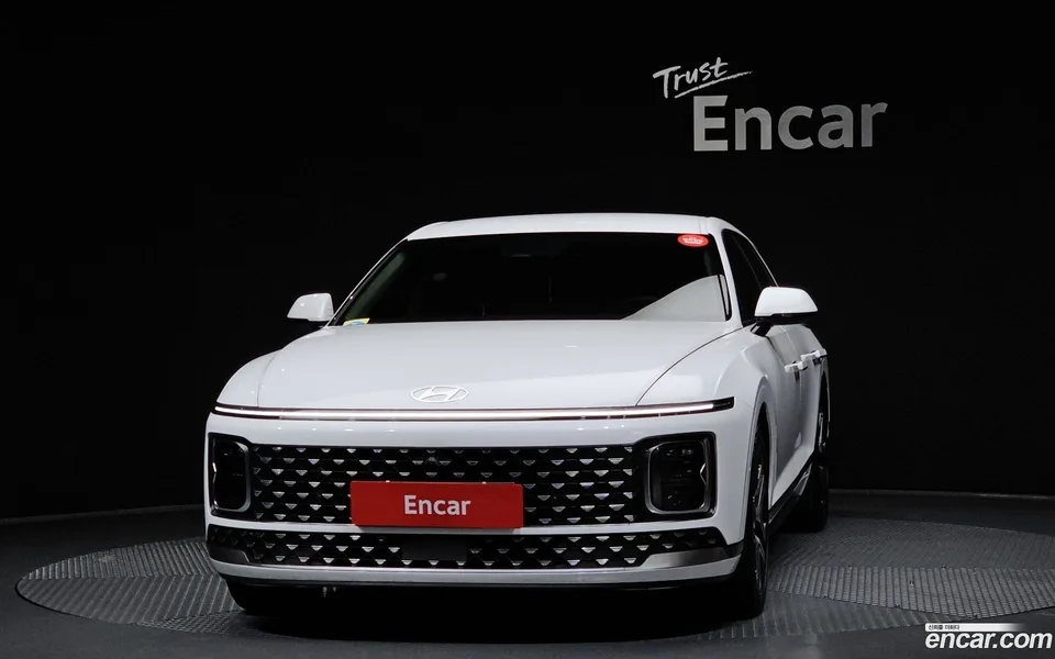 Hyundai Grandeur 2.5 2WD 2023 — thumbnail 3