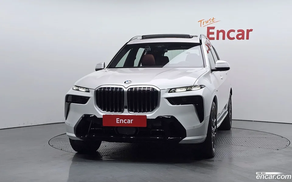 BMW X7 xDrive 40i M 6 2025 — thumbnail 3